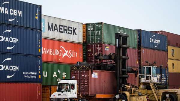 Gobierno argentino cambia el sistema de importaciones para eliminar "vueltas burocr谩ticas" - Revista PLUS