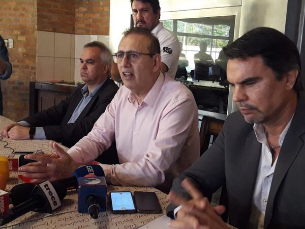 Juez dice que “importantes fianzas reales” aseguran el sometimiento de senador a la Justicia