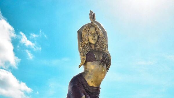 Shakira cuenta con una escultura de cinco toneladas en Barranquilla