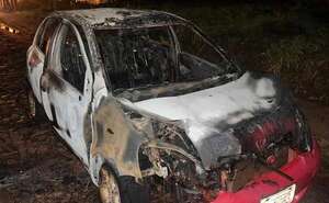 Pareja paraguaya está grave tras incendiarse automóvil con combustible de contrabando  - ABC en el Este - ABC Color