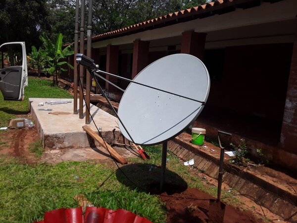 Casi 200 escuelas rurales e indígenas recibirán internet satelital - ADN Digital