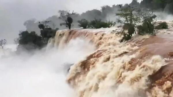 Hallan cuerpo de turista que cayó en las Cataratas