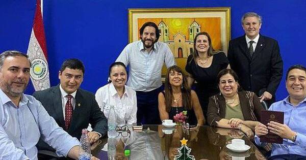 La Nación / Oposición se encuentra inmersa en individualismo y figuras mediáticas