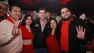 Hijos del senador Derlis Maidana ya están mejor en el Senado, Fiscalía y JEM - Política - ABC Color