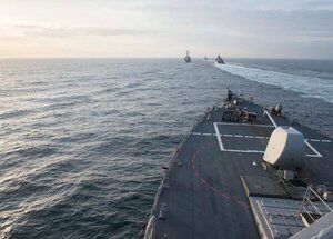 EEUU derribó más de una docena de drones y varios misiles lanzados por los hutíes en el mar Rojo