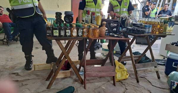 La Nación / Requisan electrodomésticos, wiskis y celulares en sector vip de Tacumbú