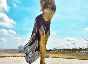 Shakira ya tiene su escultura en su ciudad natal