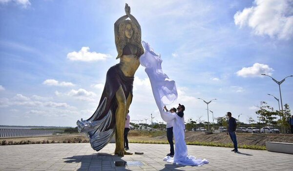Homenaje a Shakira: Monumental escultura de bronce de 5 toneladas en Barranquilla