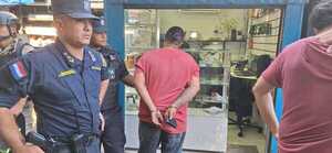 Allanan conocidas galerías por comercialización de celulares presumiblemente robados | 1000 Noticias