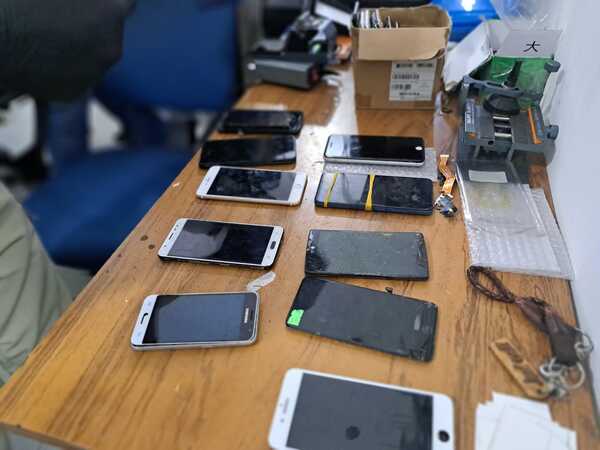 Operativo Blacklist: Allanan galerías con celulares presuntamente robados en Mercado 4