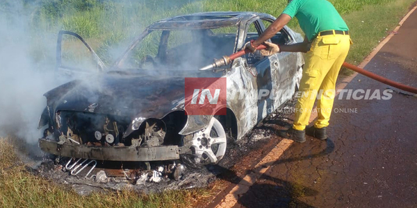 VEHÍCULO FUE TOTALMENTE CONSUMIDO POR UN INCENDIO, EN LA RUTA GRANEROS DEL SUR - Itapúa Noticias