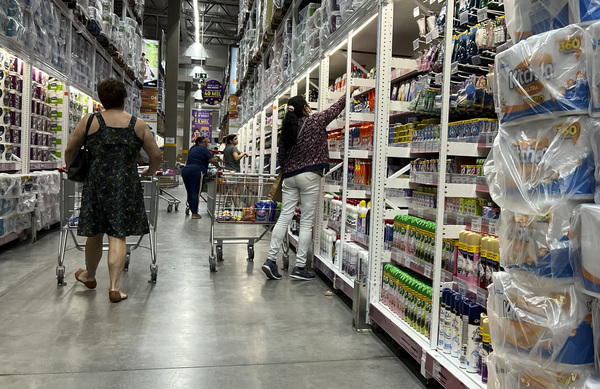 Brasil crece y ataja la inflación, pero dispara su déficit en el primer año de Lula - MarketData