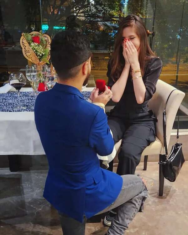 El cantautor Joshua Dietrich pidió matrimonio a su novia - Gente - ABC Color