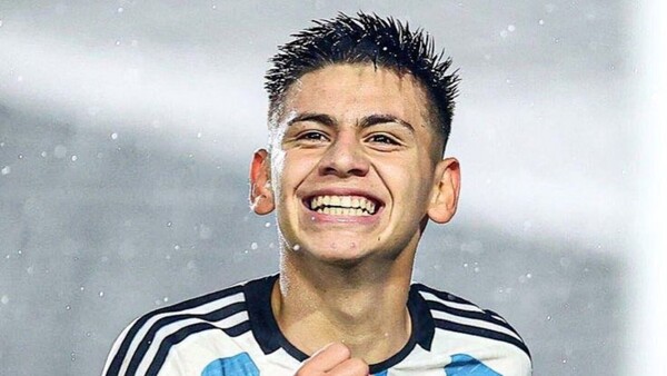 Diablito Echeverri jugará en el Manchester City, aseguran