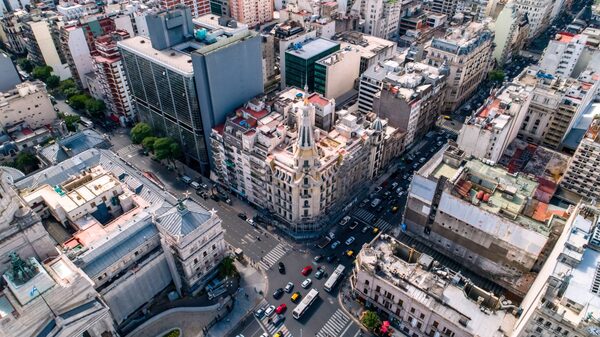 Argentina coloca deuda en el mercado local por 604 millones de d贸lares - Revista PLUS