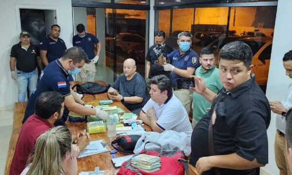 Giro inesperado: coreanos denunciaron asalto, escondían G. 700 millones en su auto – Prensa 5