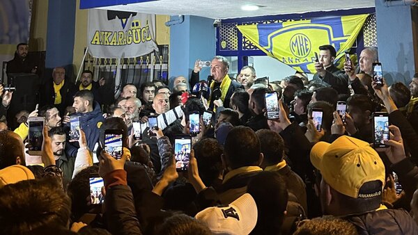 Sale en libertad condicional el expresidente del club turco que agredió a un árbitro