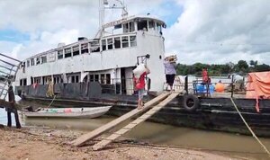 El Aquidabán navega por última vez por el río Paraguay y genera incertidumbre en las comunidades ribereñas · Radio Monumental 1080 AM