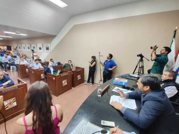 LA JUNTA MUNICIPAL RECHAZÓ PEDIDO DE YD PARA TOMAR MULTIMILLONARIAS DEUDAS - Itapúa Noticias