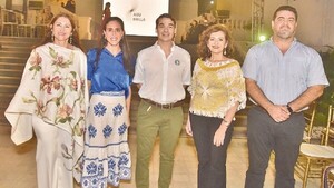 Asu Brilla en la Escalinata Antequera