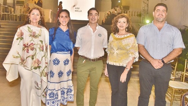 Asu Brilla en la Escalinata Antequera