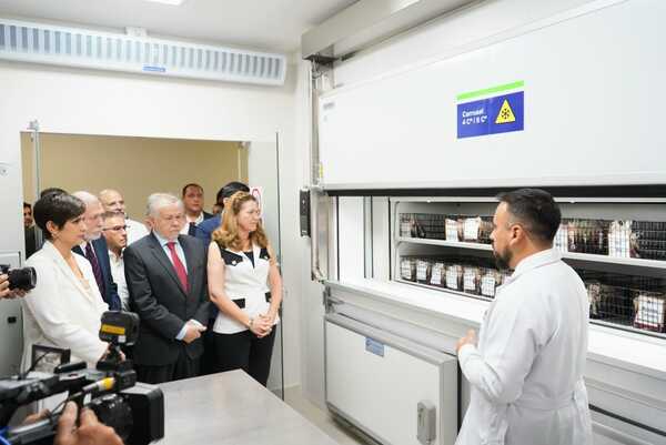 Inauguran equipo de primer nivel en el Centro Productor de Sangre de IPS - trece