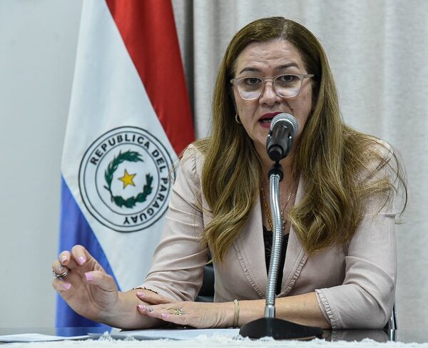 Ministra destaca cooperación sanitaria para disminuir esperas a pacientes en Salud Pública