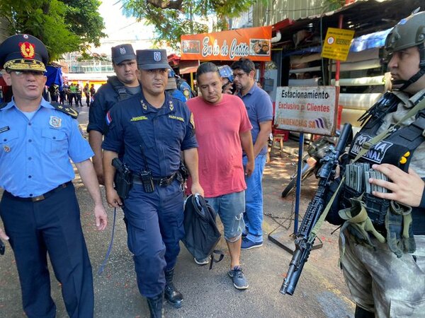 Operativo BlackList en Mercado 4: hubo siete detenidos e incautación de celulares