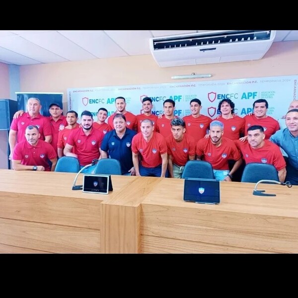 Encarnación Futbol Club hizo su presentación en el Sur - La Tribuna
