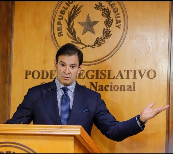 Denuncian ante la Fiscalía al presidente del Congreso Nacional