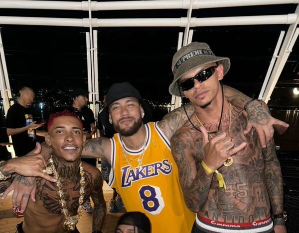 (VIDEO). Neymar en plena recuperación de su lesión y su crucero de 3 días con fiesta, DJ y regalos