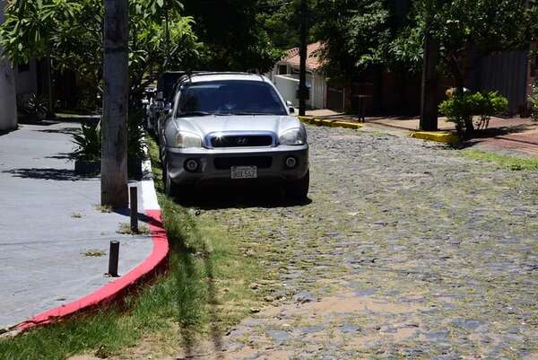 Municipalidad de Asunción cobrará estacionamiento tarifado incluso en calles empedradas - Nacionales - ABC Color