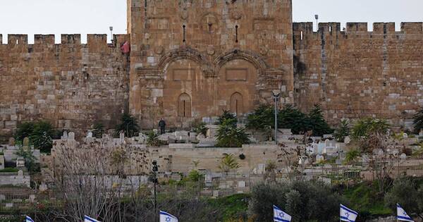 La Nación / Cae en Jerusalén profanador de cementerio