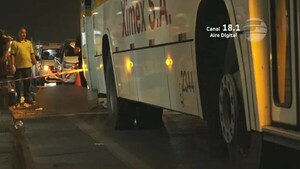 Vendedor ambulante muere tras ser arrollado por un bus en la Transchaco