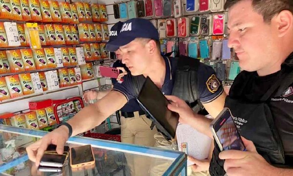 Otro duro golpe a la delincuencia, con incautación de mil celulares robados – Prensa 5