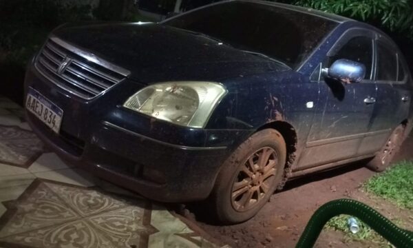 Roban vehículo en Franco