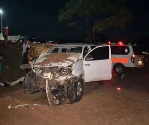 Mujer pierde la vida tras colisión de camioneta con camión en Cerro Corá - Policiales - ABC Color