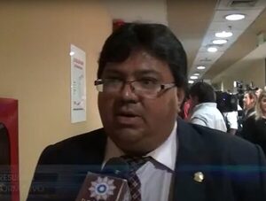Allanan sede de la Gobernación de Alto Paraguay por denuncia contra el exgobernador José Adorno · Radio Monumental 1080 AM