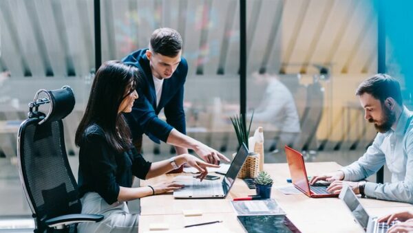 Más de 4.100 nuevas empresas fueron constituidas por acciones simplificadas este año - MarketData