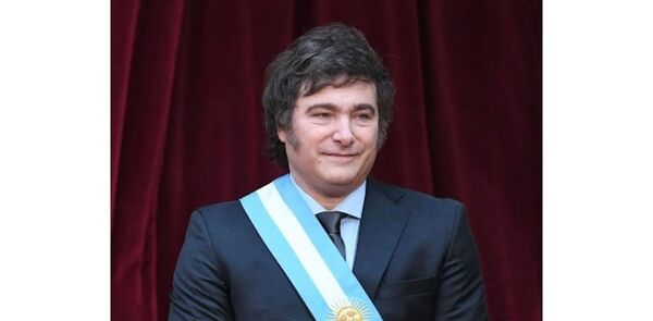 Javier Milei busca obtener amplias facultades para gobernar en una Argentina en "emergencia" - Revista PLUS