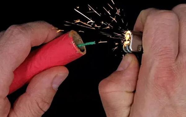 Salud reitera los peligros de la pirotecnia para el Año Nuevo – Prensa 5