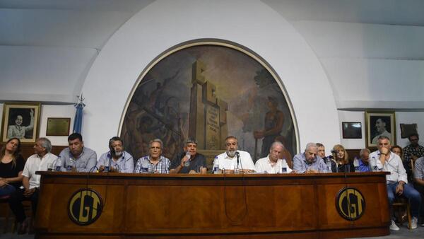 Argentina: La CGT convocó a un paro nacional para el 24 de enero con marcha al Congreso - El Trueno
