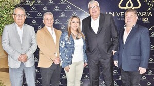 Conferencia internacional con Universitaria