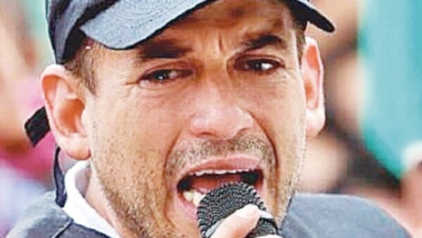 En Bolivia marchan en apoyo al líder opositor Luis Camacho