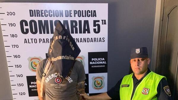 Hernandarias: Detienen a brasileño con varios antecedentes y recuperan de su poder una moto