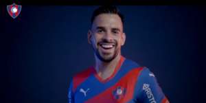 Versus / Javi Báez: "De chico me ponía la camiseta de Cerro, se tenía que dar"