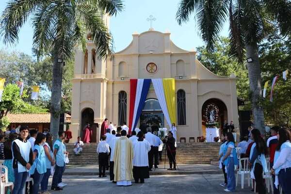Jóvenes anuncian movilización frente a la parroquia de San Bernardino - Nacionales - ABC Color