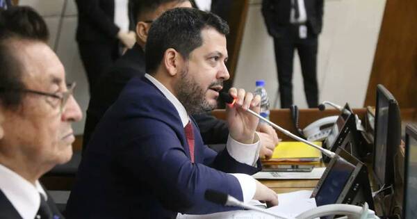 La Nación / Latorre dará anuncio este viernes en Diputados