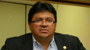Diputado Mino Adorno se defiende y dice que Contraloría no halló perjuicios en su gestión