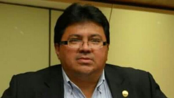 Diputado Mino Adorno se defiende y dice que Contraloría no halló perjuicios en su gestión